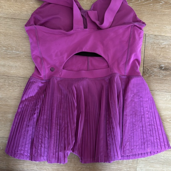 Lululemon tank - Picture 3 of 4